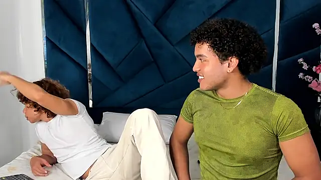 Snapshot of DanteAndKyle chatting on January 27, 12:48 pm DanteAndKyle online show from January 27, 12:48 pm