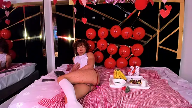 Snapshot of DanteAndKyle chatting on February 16, 8:11 pm DanteAndKyle online show from February 16, 8:11 pm