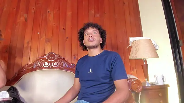 Snapshot of DanteAndKyle chatting on December 18, 10:38 pm DanteAndKyle online show from December 18, 10:38 pm