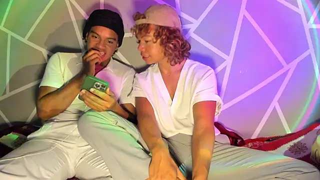 Snapshot of DanteAndKyle chatting on June 3, 2:33 pm DanteAndKyle online show from June 3, 2:33 pm