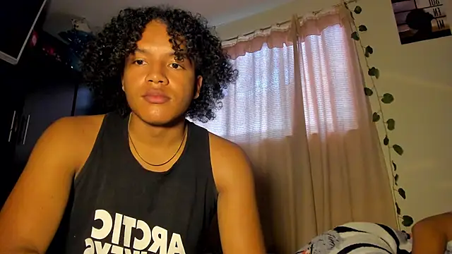 Snapshot of DanteAndKyle chatting on August 2, 1:53 pm DanteAndKyle online show from August 2, 1:53 pm