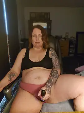 TattedMamaXOXO online show from July 5, 7:21 pm