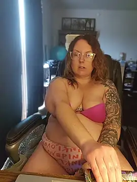 TattedMamaXOXO online show from July 31, 4:50 pm