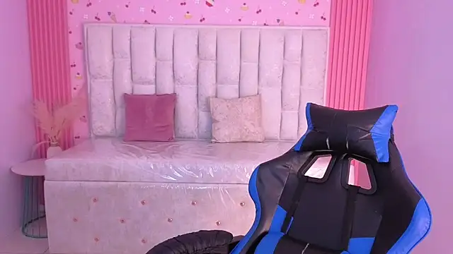 shalon diaz s online show from February 20, 1:11 pm