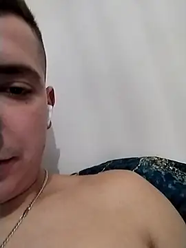 Snapshot of Pesos17 chatting on September 28, 3:23 am Pesos17 online show from September 28, 3:23 am