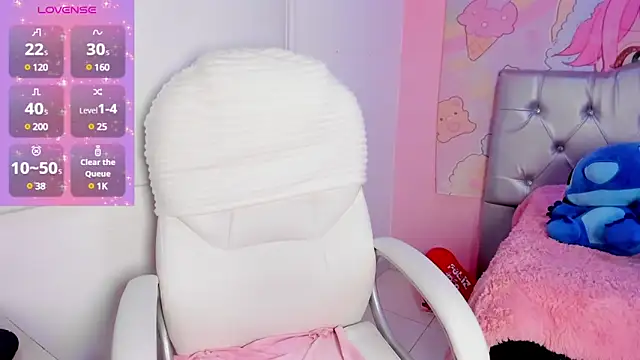 Snapshot of sofia__james chatting on February 18, 12:48 am sofia james online show from February 18, 12:48 am