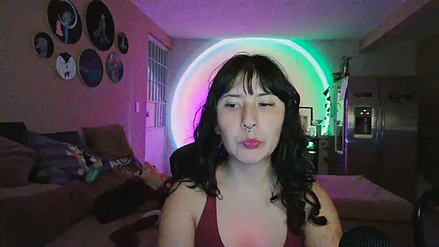 Snapshot of GinnyDelice chatting on January 11, 1:21 am GinnyDelice online show from January 11, 1:21 am