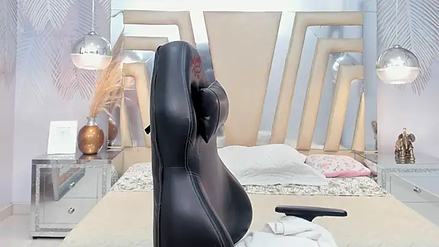 LIA SWAN  online show from January 27, 3:15 am