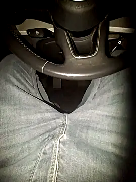 Nzino1983 online show from March 19, 6:01 pm