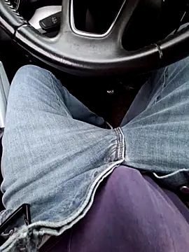 Nzino1983 online show from April 14, 5:19 pm