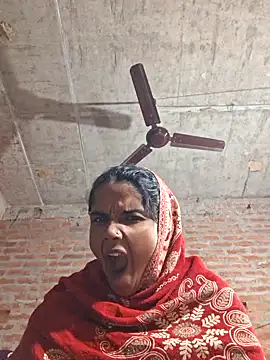 Snapshot of Sexy_Tanya69 chatting on December 18, 3:45 am Sexy Tanya69 online show from December 18, 3:45 am