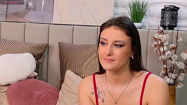 Elly Ross online show from March 8, 9:28 am