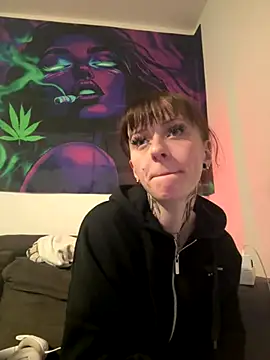 Snapshot of Ciara2004 chatting on December 13, 8:14 pm Ciara2004 online show from December 13, 8:14 pm