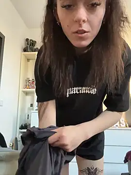 Snapshot of Ciara2004 chatting on December 18, 9:26 am Ciara2004 online show from December 18, 9:26 am