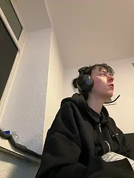 Snapshot of Ciara2004 chatting on January 13, 7:30 pm Ciara2004 online show from January 13, 7:30 pm