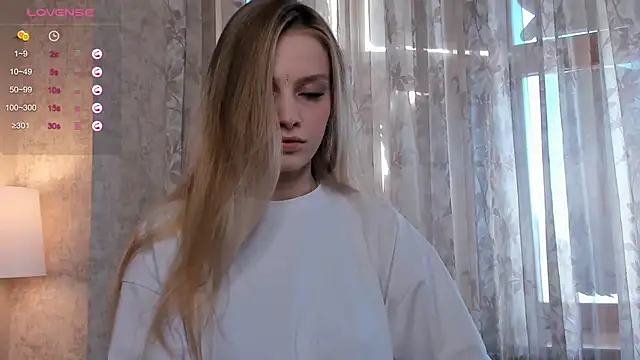 Snapshot of OdelinaEliot chatting on February 25, 6:58 am OdelinaEliot online show from February 25, 6:58 am