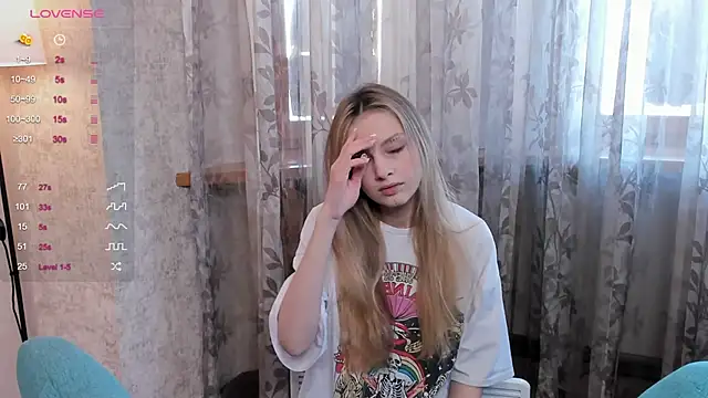 Snapshot of OdelinaEliot chatting on February 26, 8:04 am OdelinaEliot online show from February 26, 8:04 am