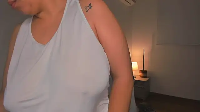 brithany olson25 online show from March 18, 9:42 am