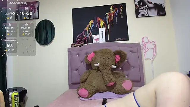 Emmie Hot online show from October 4, 12:25 pm