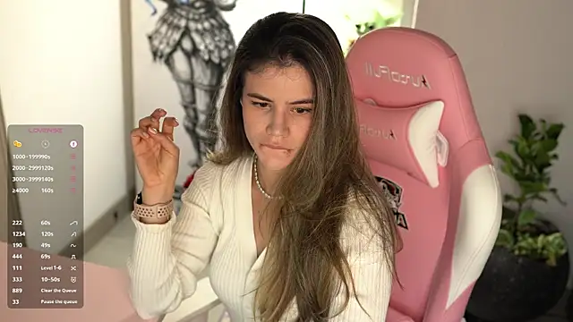 tatiana  cortes18 online show from April 5, 8:50 pm