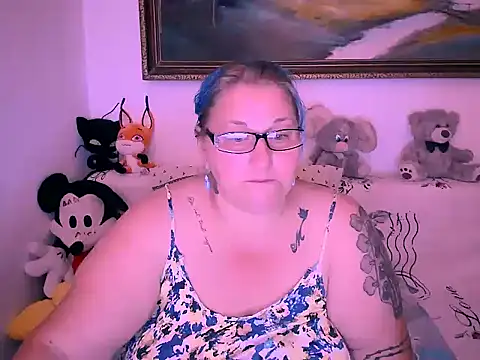 Snapshot of mayamayx chatting on September 12, 7:36 pm mayamayx online show from September 12, 7:36 pm