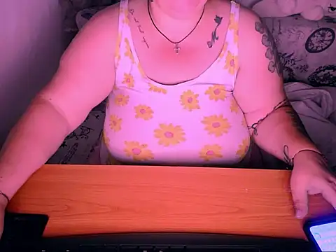 Snapshot of mayamayx chatting on September 21, 6:20 pm mayamayx online show from September 21, 6:20 pm