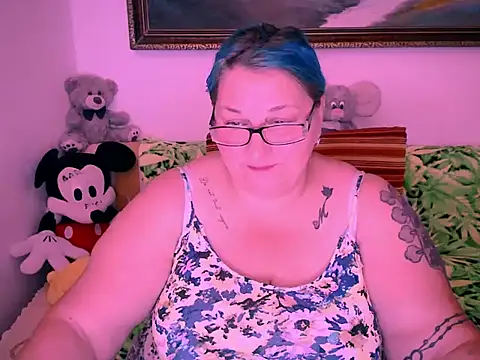 Snapshot of mayamayx chatting on October 9, 7:56 pm mayamayx online show from October 9, 7:56 pm