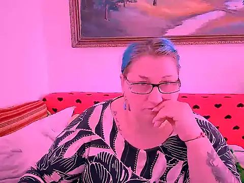 Snapshot of mayamayx chatting on October 15, 8:36 am mayamayx online show from October 15, 8:36 am