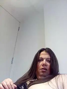 Snapshot of HotHornyEmmaX chatting on January 26, 2:52 pm HotHornyEmmaX online show from January 26, 2:52 pm