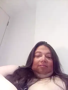 Snapshot of HotHornyEmmaX chatting on February 1, 8:29 am HotHornyEmmaX online show from February 1, 8:29 am