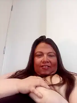 Snapshot of HotHornyEmmaX chatting on February 3, 11:42 am HotHornyEmmaX online show from February 3, 11:42 am