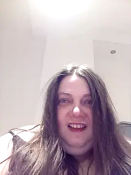 Snapshot of HotHornyEmmaX chatting on February 16, 8:33 pm HotHornyEmmaX online show from February 16, 8:33 pm