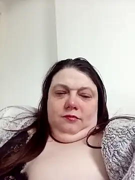 Snapshot of HotHornyEmmaX chatting on March 22, 8:51 am HotHornyEmmaX online show from March 22, 8:51 am