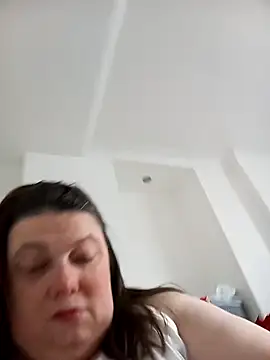 HotHornyEmmaX online show from March 29, 5:24 pm