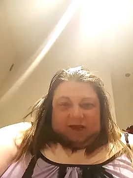 HotHornyEmmaX online show from April 8, 8:42 pm