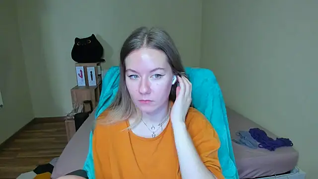 EmilyPaw online show from February 22, 10:40 am