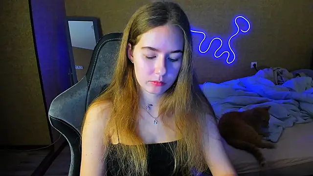 Snapshot of EmilyPaw chatting on May 11, 7:11 pm EmilyPaw online show from May 11, 7:11 pm