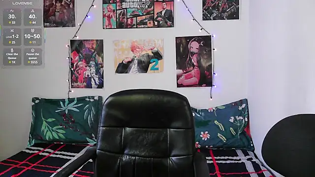 Tina 4 Charlie online show from January 30, 5:39 pm