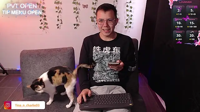 Tina 4 Charlie online show from May 26, 1:29 pm