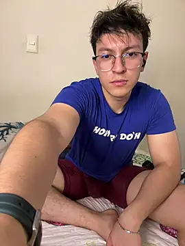 Snapshot of Amon__ashford chatting on January 22, 1:42 am Amon ashford online show from January 22, 1:42 am