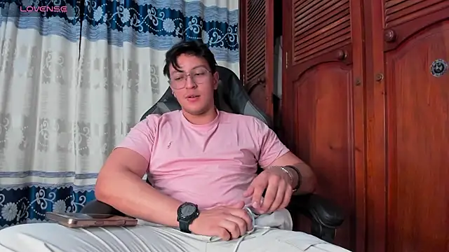 Snapshot of Amon__ashford chatting on March 3, 1:12 am Amon ashford online show from March 3, 1:12 am