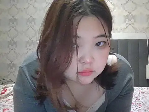 Snapshot of elysiann3 chatting on February 1, 5:37 pm elysiann3 online show from February 1, 5:37 pm