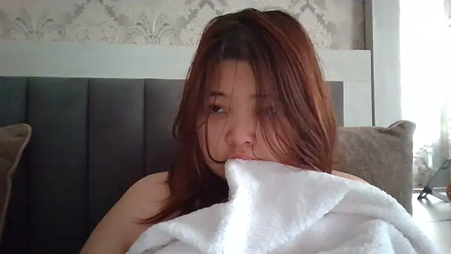 Snapshot of elysiann3 chatting on February 25, 7:42 am elysiann3 online show from February 25, 7:42 am