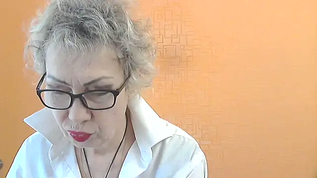 NessyJenixs online show from March 19, 8:07 am