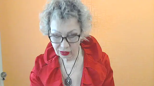 Snapshot of NessyJenixs chatting on May 2, 7:13 am NessyJenixs online show from May 2, 7:13 am