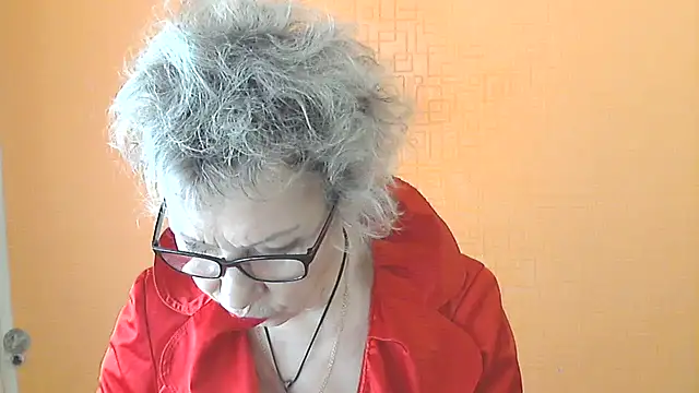 Snapshot of NessyJenixs chatting on May 4, 6:09 am NessyJenixs online show from May 4, 6:09 am