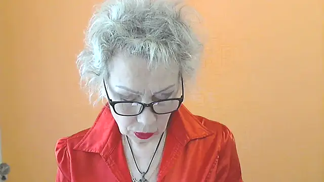Snapshot of NessyJenixs chatting on May 19, 6:31 am NessyJenixs online show from May 19, 6:31 am