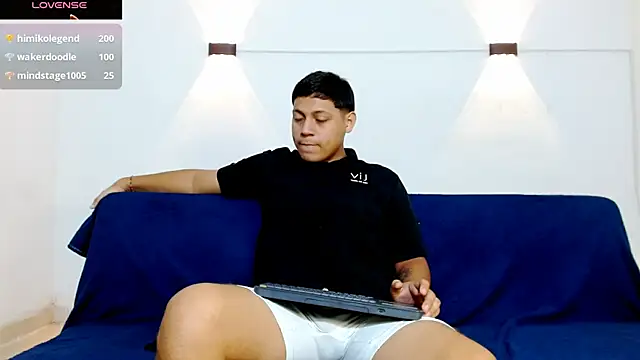 Snapshot of Tylerdrdn chatting on November 2, 8:00 pm Tylerdrdn online show from November 2, 8:00 pm