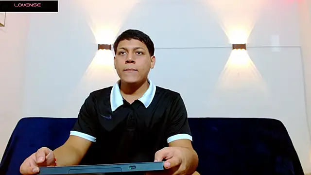 Snapshot of Tylerdrdn chatting on November 21, 9:13 pm Tylerdrdn online show from November 21, 9:13 pm