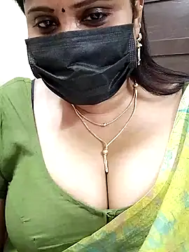 Queenflowerr online show from February 3, 10:14 am